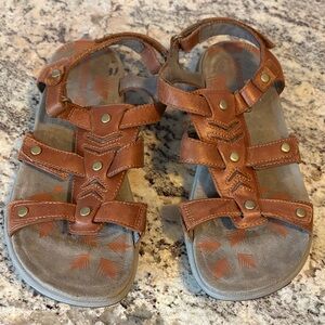 Merrell Tan Sandals